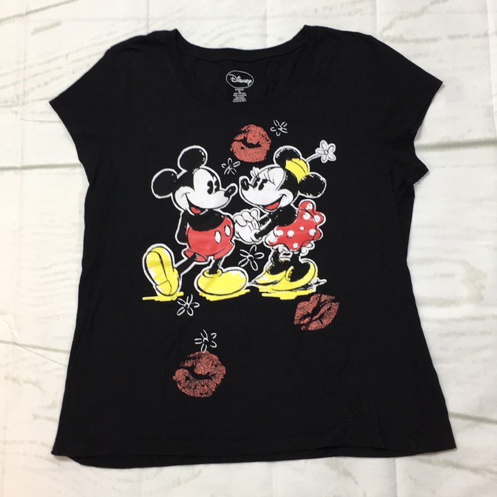 Disney Mickey and Minnie graphic T Shirt size XL